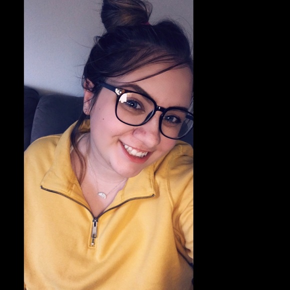 Meet your Posher, Brianna - Picture 2 of 8